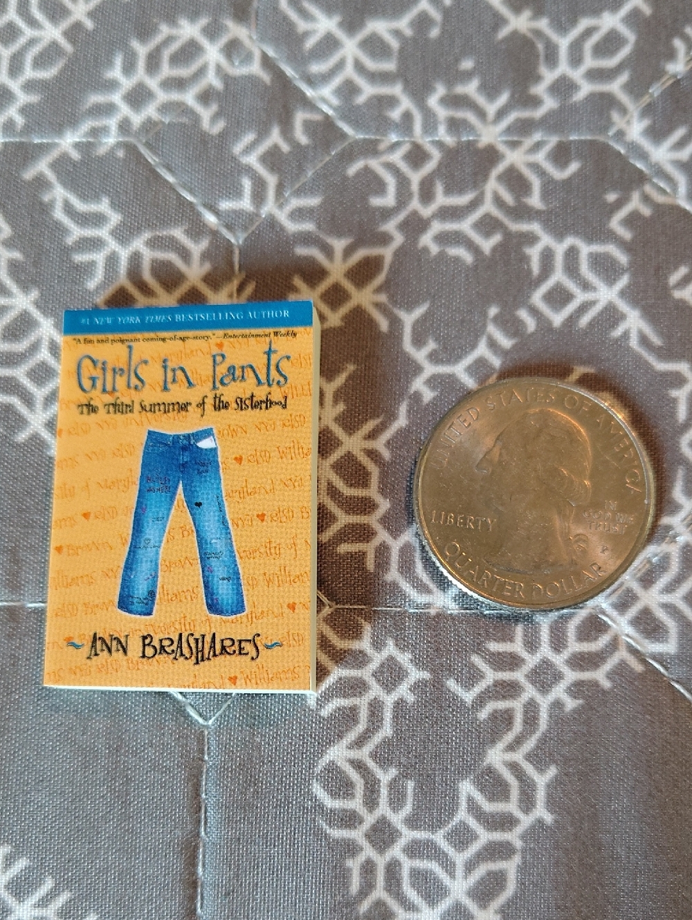 Zuru Brands Mini Book Series 2 - Rare Girls in Pants